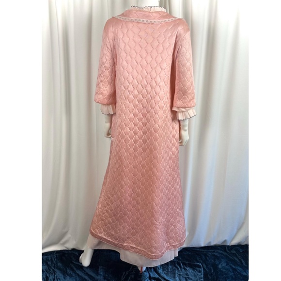 Vintage 1960’s Lu-Say Creations Long Quilted Bed Jacket Coat in Pink - XS/S - Picture 4 of 10